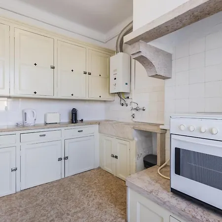 Joao Azevedo Coutinho Apartment Lisbon